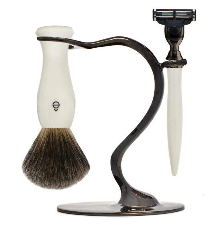 S_Stand_3_Blade razor _ivory_Fine_badger shaving brush Gun_Metal.